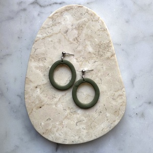 Ovális  bedugós fülbevaló - olíva - ékszer - fülbevaló - lógó fülbevaló - Meska.hu