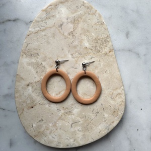 Ovális  bedugós fülbevaló - barack - ékszer - fülbevaló - lógó fülbevaló - Meska.hu