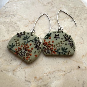 Virágos fülbevaló - Meska.hu