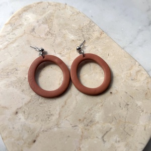 Ovális  bedugós fülbevaló - tégla - ékszer - fülbevaló - lógó fülbevaló - Meska.hu