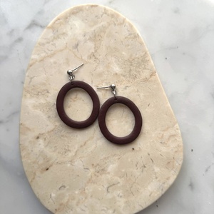 Ovális  bedugós fülbevaló - burgundi - ékszer - fülbevaló - lógó fülbevaló - Meska.hu