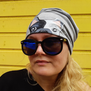 Fiorella kifordítható szürke SAPKA/ Bulldog/Kutya, Ruha & Divat, Sál, Sapka, Kendő, Sapka, Festett tárgyak, Varrás, MESKA