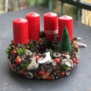 Adventi koszorú fenyővel - otthon & életmód - dekoráció - asztal és polc dekoráció - asztaldísz - Meska.hu