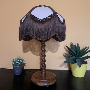 Barna/bézs vintage asztali lámpa csavaros fa talppal - otthon & életmód - lámpa - hangulatlámpa - Meska.hu