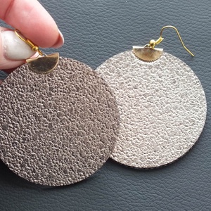 Csillogó fülbevaló, bronz színű, 6 cm - ékszer - fülbevaló - lógó fülbevaló - Meska.hu