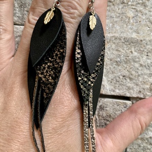 Csinos bőr fülbevaló, fekete bronz, csillogó, elegáns, Ékszer, Fülbevaló, Lógó fülbevaló, Bőrművesség, Ékszerkészítés, MESKA
