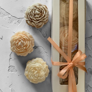 Nőnapi köszöntő ajándék díszdobozban , Otthon & Életmód, Gyertya, illat, aroma, Gyertya, Gyertya-, mécseskészítés, MESKA