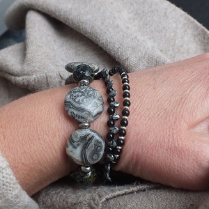 Ásványkarkötő, jáspis és obszidián - ékszer - karkötő - ásványkarkötő - Meska.hu