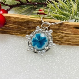 Gyöngyvarázs  Kézműves gyanta medál gyöngy kerettel, Ékszer, Nyaklánc, Medál, , MESKA