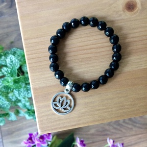 Lotus medálos karkötő több színben - ékszer - karkötő - charm karkötő - Meska.hu
