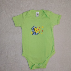Hímzett macis baba body csillagokkal - ruha & divat - babaruha & gyerekruha - body - Meska.hu Hímzett macis baba body csillagokkal - ruha & divat - babaruha & gyerekruha - body - Meska.hu