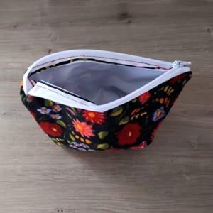 Mosható betét tartó fekete alapon virágok -  - Meska.hu