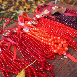 5 soros piros üveg gyöngy kaláris KÉSZEN - ékszer - nyaklánc - gyöngyös nyaklánc - Meska.hu