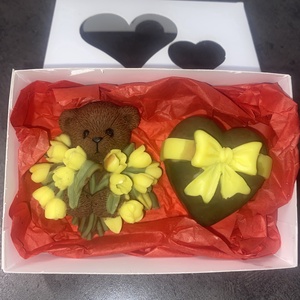 Tulipáncsokor csokoládéból ,töltött szívvel - élelmiszer - édesség - Meska.hu