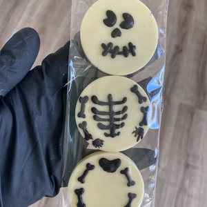 Csontváz csokoládé - élelmiszer - édesség - kézműves csokoládé - Meska.hu Csontváz csokoládé - élelmiszer - édesség - kézműves csokoládé - Meska.hu