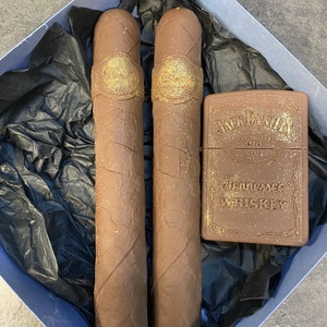 Csokoládé szivar+öngyújtó - élelmiszer - édesség - kézműves csokoládé - Meska.hu