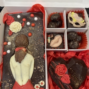 Női formás szett, Élelmiszer, Édesség, Kézműves csokoládé, Élelmiszer előállítás, MESKA