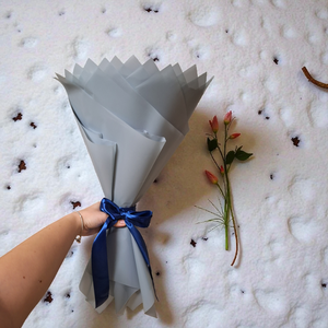 18 szálas kék rózsacsokor - otthon & életmód - dekoráció - virágdísz és tartó - csokor & virágdísz - Meska.hu