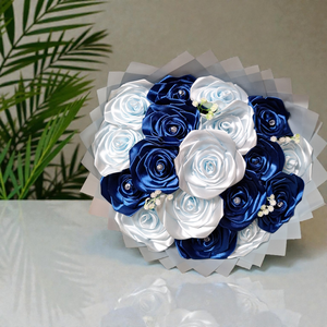 18 szálas kék rózsacsokor - Meska.hu