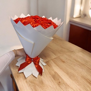 18 szálas piros örökrózsa csokor � kézzel készült ajándék - otthon & életmód - virágdekoráció - virágok - virágcsokor - Meska.hu