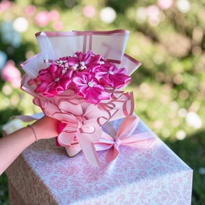 Rózsaszín pluméria szatén csokor (7 szál) � kézműves örökcsokor Anyák napjára, ballagásra - otthon & életmód - virágdekoráció - virágok - virágcsokor - Meska.hu