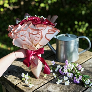 Elegáns bordó rózsacsokor � 7 szálas kézműves virágcsokor ballagásra vagy Anyák napjára - otthon & életmód - virágdekoráció - virágok - virágcsokor - Meska.hu