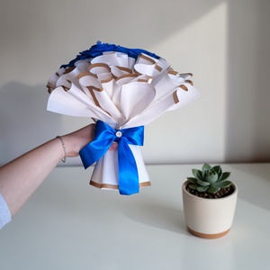 Királykék örökrózsa csokor egyedi felirattal � szatén rózsacsokor, születésnapi ajándék, örök virágcsokor - otthon & életmód - virágdekoráció - virágok - virágcsokor - Meska.hu