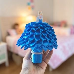 Hamupipőke ihlette kék hercegnős örökrózsa csokor - ovis ballagási csokor - otthon & életmód - virágdekoráció - virágok - virágcsokor - Meska.hu