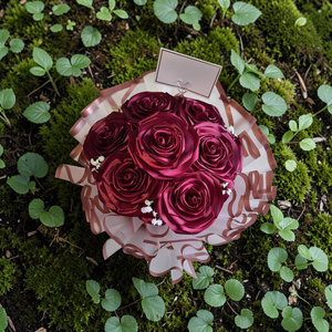 7 szálas rózsacsokor - wine red színben - otthon & életmód - virágdekoráció - virágok - virágcsokor - Meska.hu