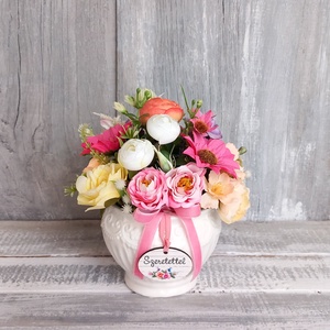  Szeretettel Neked  - Tavaszi Asztaldísz/Virágos Asztaldísz/Köszöntő Virágdísz, Otthon & Életmód, Virágdekoráció, Virágdíszek, Asztali virágdísz, Virágkötés, MESKA