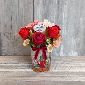 Rózsák Szeretettel  - Virágos Asztaldísz/Tavaszi Asztaldísz/Asztaldísz/Köszöntő Asztaldísz, Otthon & Életmód, Virágdekoráció, Virágdíszek, Virágdísz kaspóban, Virágkötés, MESKA