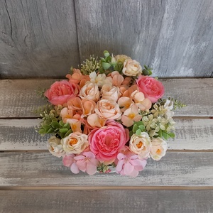 Rózsaálom  - Virágos Asztaldísz/Tavaszi Asztaldísz/Asztaldísz/Köszöntő Asztaldísz/Anyák-napi Asztaldísz - otthon & életmód - virágdekoráció - virágdíszek - virágdísz kaspóban - Meska.hu