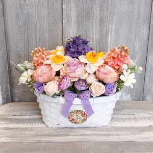 Egy Kosárnyi Virágsokadalom  - Virágos Asztaldísz/Tavaszi Asztaldísz/Asztaldísz/Virágajándék, Otthon & Életmód, Virágdekoráció, Virágdíszek, Virágdísz kaspóban, Virágkötés, MESKA