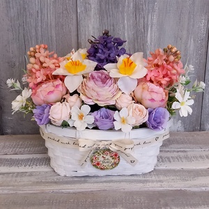 Egy Kosárnyi Virágsokadalom  - Virágos Asztaldísz/Tavaszi Asztaldísz/Asztaldísz/Virágajándék, Otthon & Életmód, Virágdekoráció, Virágdíszek, Virágdísz kaspóban, Virágkötés, MESKA