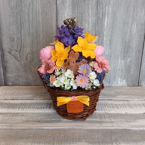 Boldog Nyuszikosár  - Virágos Asztaldísz/Tavaszi Asztaldísz/Húsvéti Asztaldísz/Asztaldísz/Virágajándék - Meska.hu