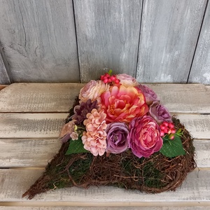 VesszőSzív Virágai - Virágos Asztaldísz/Rózsás Asztaldísz/ Virágdísz/Virágdekoráció - otthon & életmód - virágdekoráció - virágdíszek - asztali virágdísz - Meska.hu