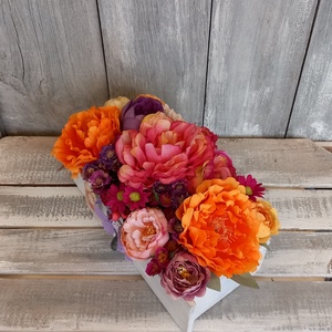 Rusztikus Fafiók Virágai - Virágos Asztaldísz/Vintage Asztaldísz/ Virágdísz/Virágdekoráció - otthon & életmód - virágdekoráció - virágdíszek - asztali virágdísz - Meska.hu