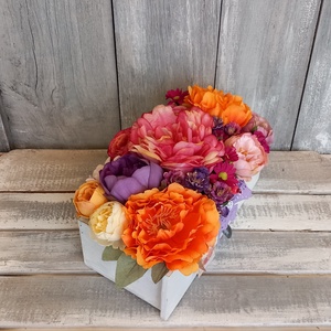 Rusztikus Fafiók Virágai - Virágos Asztaldísz/Vintage Asztaldísz/ Virágdísz/Virágdekoráció - otthon & életmód - virágdekoráció - virágdíszek - asztali virágdísz - Meska.hu