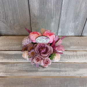 Virágok Lilában- Anyák-napi Asztaldísz/Tavaszi Asztaldísz/Virágos Asztaldísz/Köszöntő Asztaldísz - otthon & életmód - virágdekoráció - virágdíszek - virágdísz kaspóban - Meska.hu