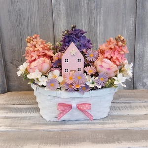 Virágoskert Házikója  - Tavaszi Asztaldísz/Virágos Asztaldísz/Asztaldísz/Virágajándék/Virágkosár, Otthon & Életmód, Virágdekoráció, Virágdíszek, Virágdísz kaspóban, Virágkötés, MESKA