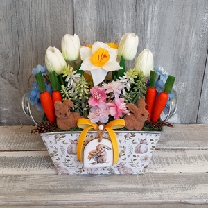 Nyuszikák Virágoskertje  - Húsvéti Asztaldísz/Tavaszi Asztaldísz/Asztaldísz/Virágos Asztaldísz, Ünnepi díszek, dekorációk, Húsvéti díszek és dekorációk, Húsvéti virágos díszek, Virágkötés, MESKA