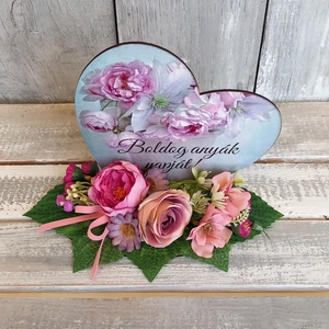 VirágKöszöntő- Anyák-napi Asztaldísz/Tavaszi Asztaldísz/Virágos Asztaldísz/Köszöntő Asztaldísz/Virágdekoráció, Otthon & Életmód, Virágdekoráció, Virágdíszek, Asztali virágdísz, Virágkötés, MESKA