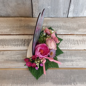 VirágKöszöntő- Anyák-napi Asztaldísz/Tavaszi Asztaldísz/Virágos Asztaldísz/Köszöntő Asztaldísz/Virágdekoráció - otthon & életmód - virágdekoráció - virágdíszek - asztali virágdísz - Meska.hu