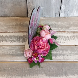 VirágSzívKöszöntő- Anyák-napi Asztaldísz/Tavaszi Asztaldísz/Virágos Asztaldísz/Köszöntő Asztaldísz/Virágdekoráció - otthon & életmód - virágdekoráció - virágdíszek - asztali virágdísz - Meska.hu