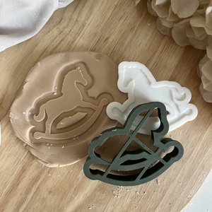 3D fondant forma és kiszúró - Karácsonyi hintaló, Otthon & Életmód, Konyhafelszerelés, tálalás, Sütés, főzés, Sütikiszúró, Mézeskalácssütés, Mindenmás, MESKA