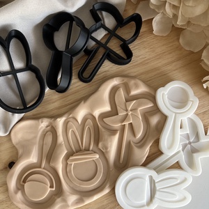 3D fondant forma és sütikiszúró - Baba csörgők 3 darabos szett, Otthon & Életmód, Konyhafelszerelés, tálalás, Sütés, főzés, Sütikiszúró, Mézeskalácssütés, Mindenmás, MESKA