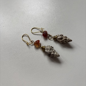 Eredeti csigaházas fülbevaló - ékszer - fülbevaló - lógó fülbevaló - Meska.hu