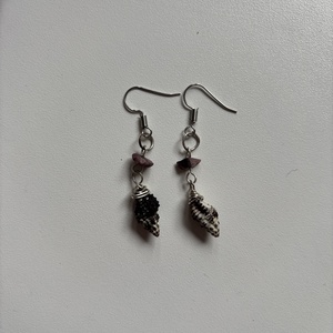 Csigaházas fülbevaló rodonittal, Ékszer, Fülbevaló, Lógó fülbevaló, Ékszerkészítés, MESKA