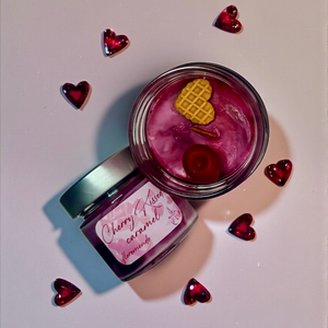 Cherry Kissed Caramel - Cseresznye Karamell Illatú Valentin Napi Limitált Kiadású Szójagyertya - otthon & életmód - gyertya, illat, aroma - gyertya - Meska.hu