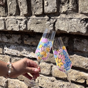 Candy kézzel festett pezsgőspohár lánybúcsúra, színes ajándék - Meska.hu